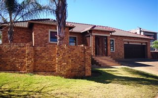 3 Bedroom House in Amberfield Manor