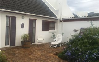 3 Bedroom Simplex in Fernkloof