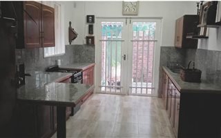 1 Bedroom Garden Cottage in Observatory