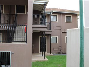 1 Bedroom Apartment in Amalinda