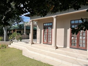 5 Bed House in Riviera