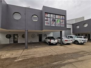 351 m² Commercial space in Riverhorse Valley