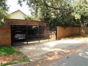 3 Bed House in Rhodesfield