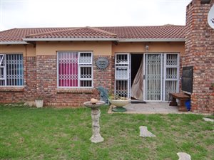 2 Bed House in Van Der Stel