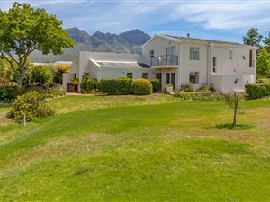 4 Bed House in Erinvale Estate
