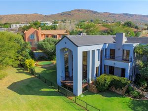 4 Bed House in Featherbrooke Estate