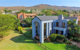 4 Bedroom House in Featherbrooke Estate