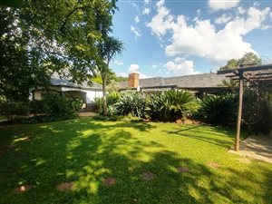 4 Bed House in Lynnwood Glen