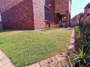 2 Bed Apartment in Glenvista