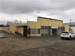 1050 m² Commercial space in Mthata
