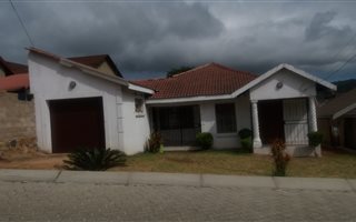 4 Bedroom House in Kanyamazane