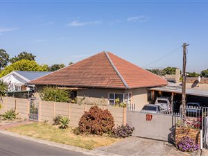 3 Bed House in Belmont Park