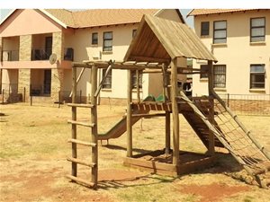 2 Bed Townhouse in Grobler Park