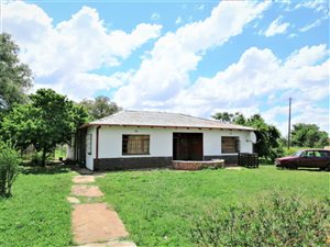 2.1 ha Farm in Rosashof