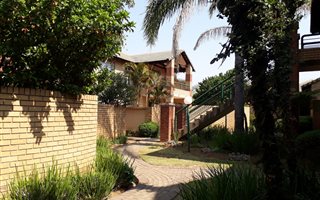 2 Bedroom Simplex in Moreleta Park