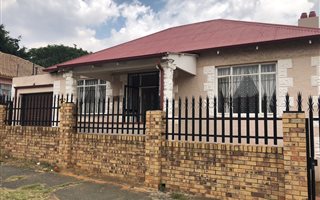 3 Bedroom House in Regents Park