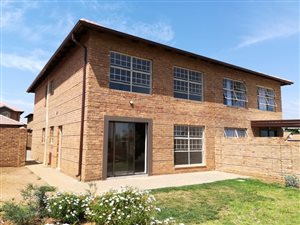4 Bed Townhouse in Tijger Valley and surrounds