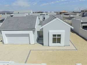 4 Bedroom House in Parklands North