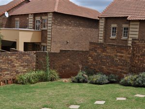 2 Bed Townhouse in Mooikloof Equestrian Estate