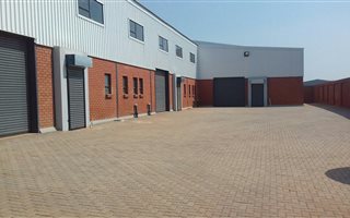 300 m² Commercial space in Monavoni