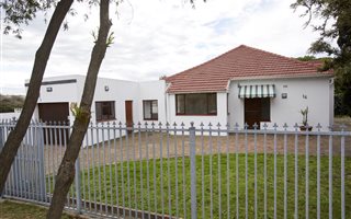 4 Bedroom House in Pinelands