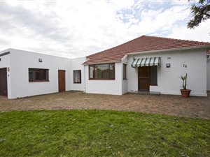 4 Bed House in Pinelands
