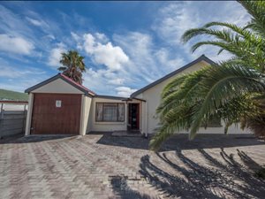 5 Bed House in Dobson