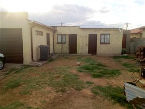 2 Bed House in Golden Gardens