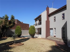 5 Bed House in Meyersdal