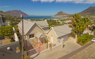 4 Bedroom House in Hout Bay and surrounds