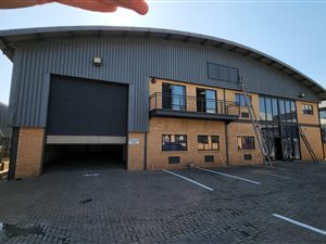 827 m² Industrial space in North Riding