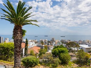 2 Bed Apartment in Sea Point