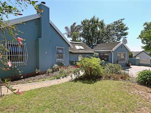 4 Bedroom House in Durbanville Hills