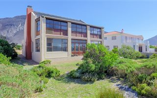 3 Bedroom House in Bettys Bay
