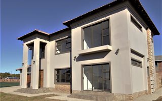 4 Bedroom House in Somerton Estate