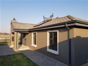 3 Bedroom House in Clayville