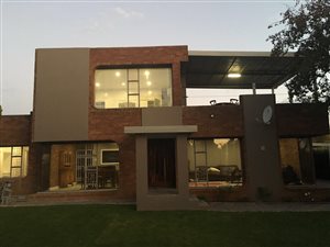 3 Bed House in Van Der Hoff Park