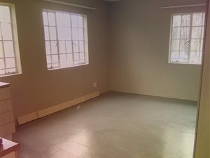 Bachelor apartment in Ruimsig AH