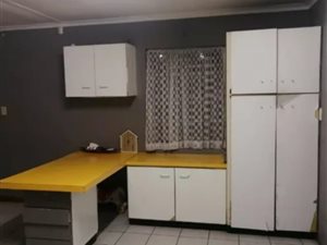 4 Bed House in Lentegeur