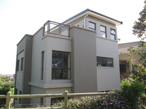 2 Bed House in Palm Lakes Estate