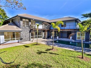 6 Bed House in Meerensee