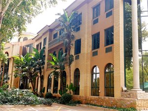 289 m² Office Space in Bruma