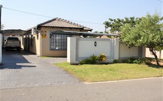 3 Bedroom House in Karino