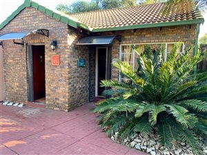 3 Bed House in Rooihuiskraal North