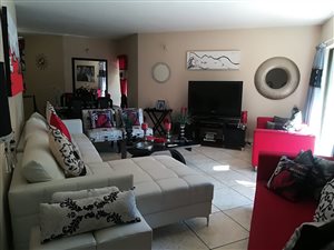 3 Bed Townhouse in Waterkloof Glen