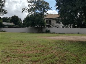 1768 m² Land available in Eldoraigne