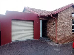3 Bed Townhouse in Rensburg