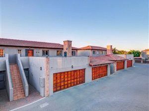 3 Bed Townhouse in Glen Marais