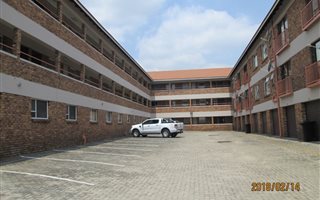 2 Bedroom Townhouse in Croydon
