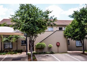 2 Bed Apartment in Leeuwenhof Estate